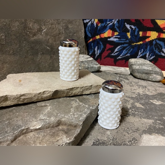 Milk Glass Salt & Pepper Shaker with Textured Studded Scale Pattern - Picture 1 of 11